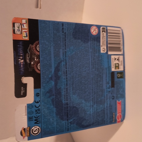 B21 Hot wheels Monster Trucks Mandalorian - Picture 3 of 3